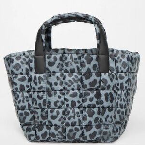 VEE collective tote bag